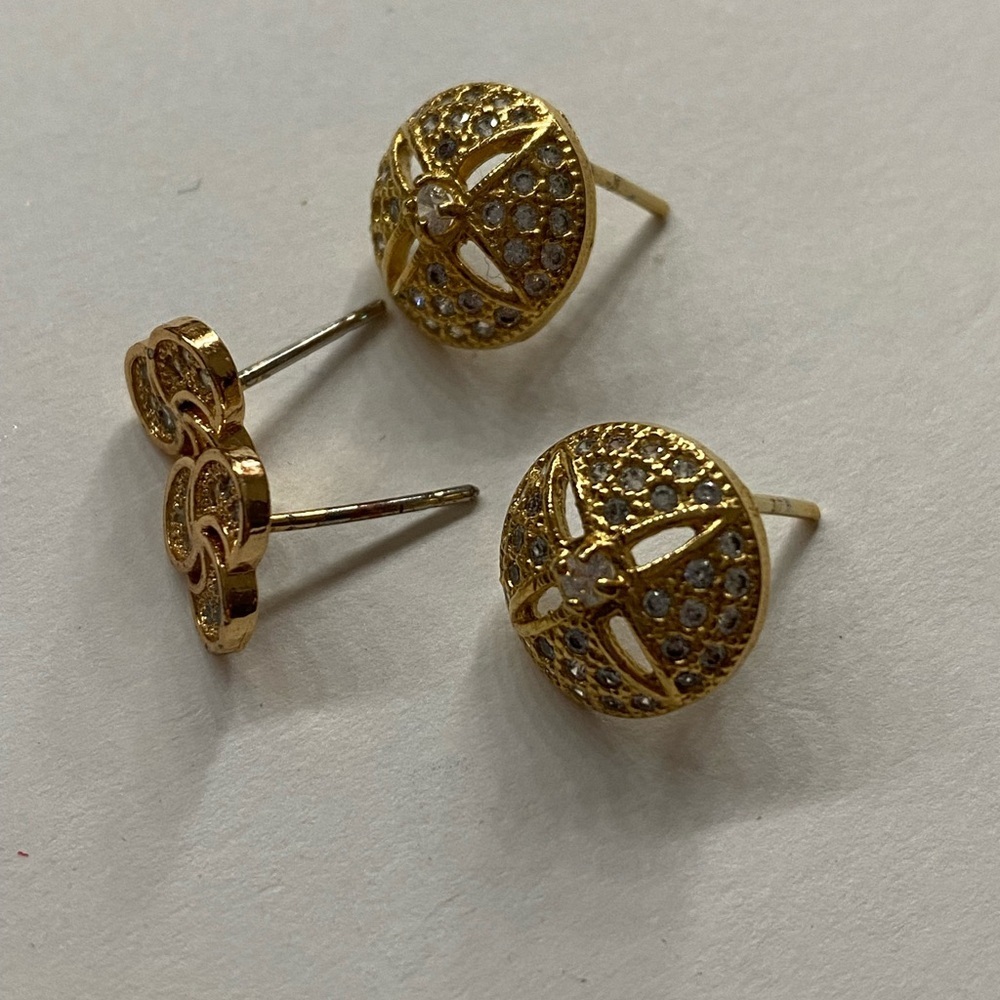 Elegant Gold tone and Silver rhinestone Stud Earrings Set - Picture 3 of 4